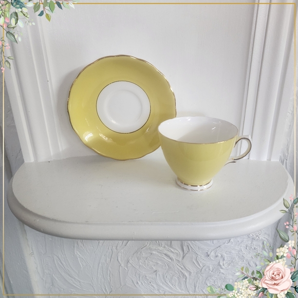 All Yellow Tea Cup & Saucer, Colclough Ridgway Potteries England, Yellow 1950 - Picture 1 of 5